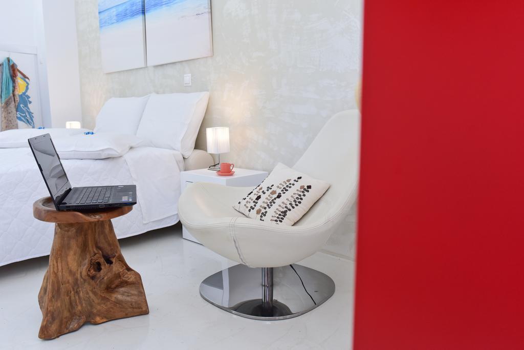 Mavres Luxury Studio Agios Matthaios  Exterior photo